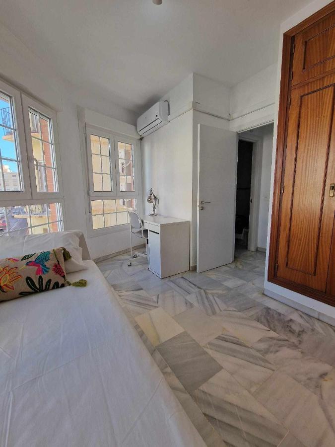 Atico Moderno Con Terraza Privada En Centro